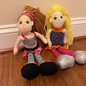 Set of 2 groovy girl plush dolls with green eyes